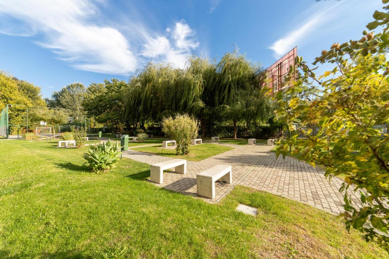 Ari - Ared Luxurious Apartments With Balcony & Free Parking 아라드 외부 사진