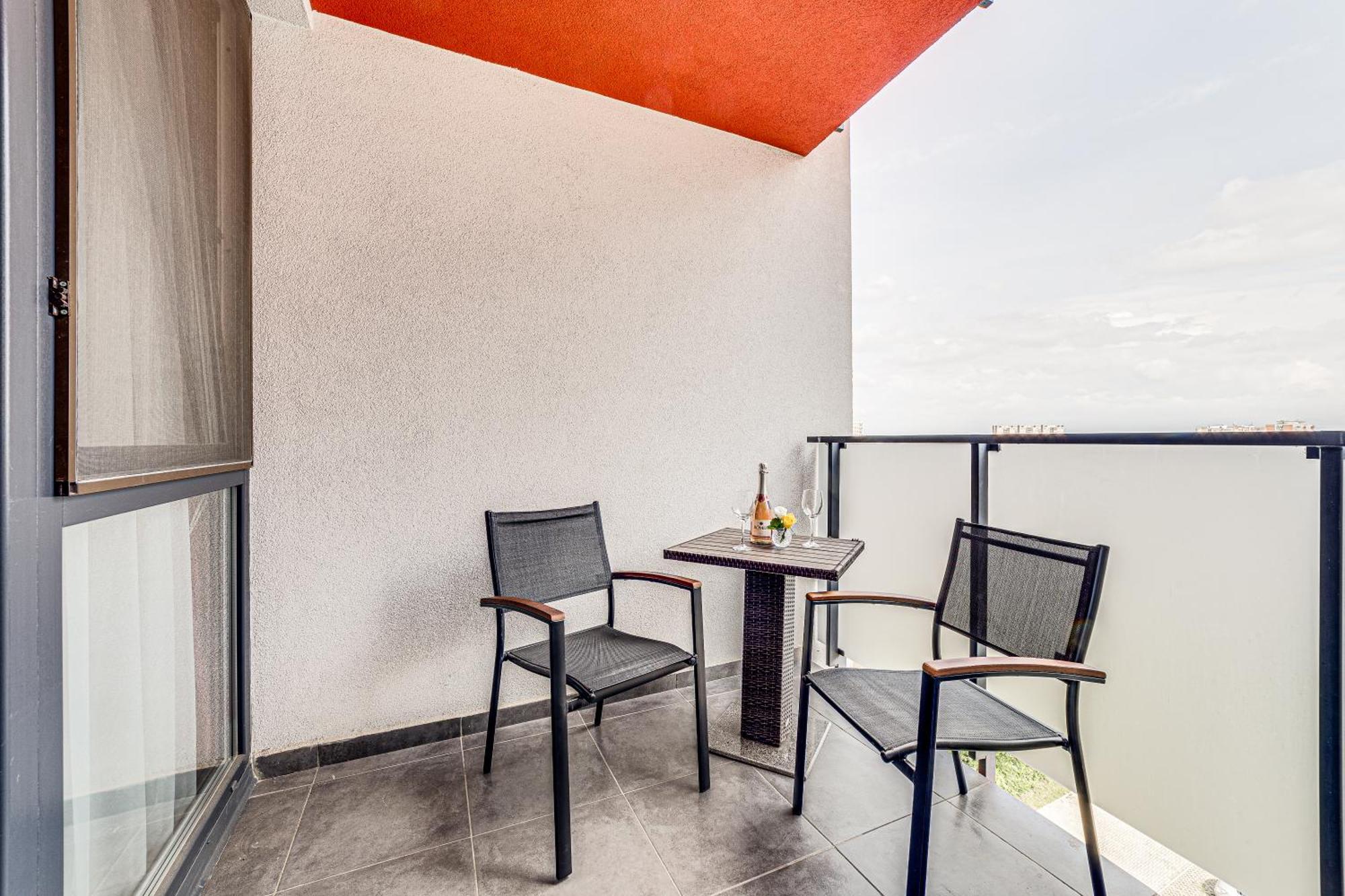 Ari - Ared Luxurious Apartments With Balcony & Free Parking 아라드 외부 사진