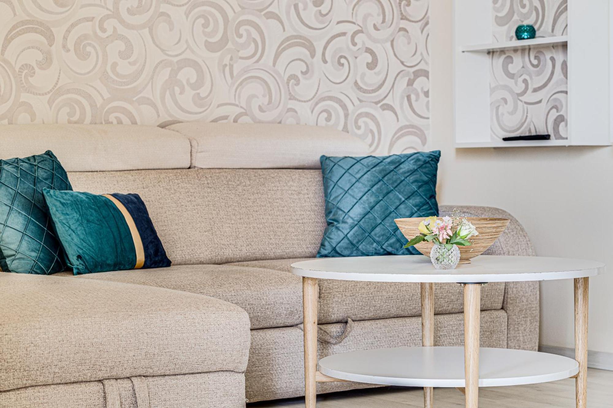 Ari - Ared Luxurious Apartments With Balcony & Free Parking 아라드 외부 사진