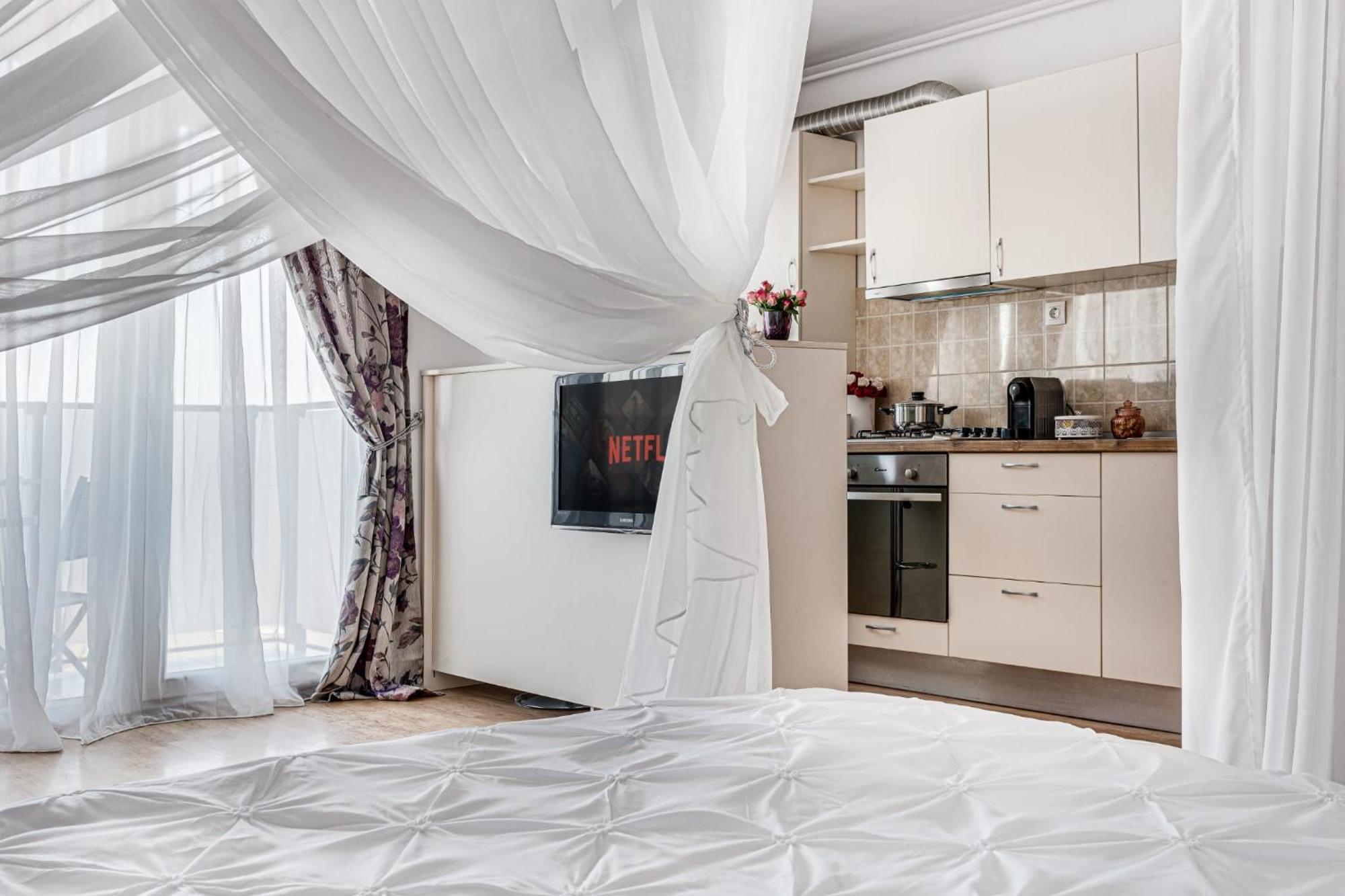 Ari - Ared Luxurious Apartments With Balcony & Free Parking 아라드 외부 사진